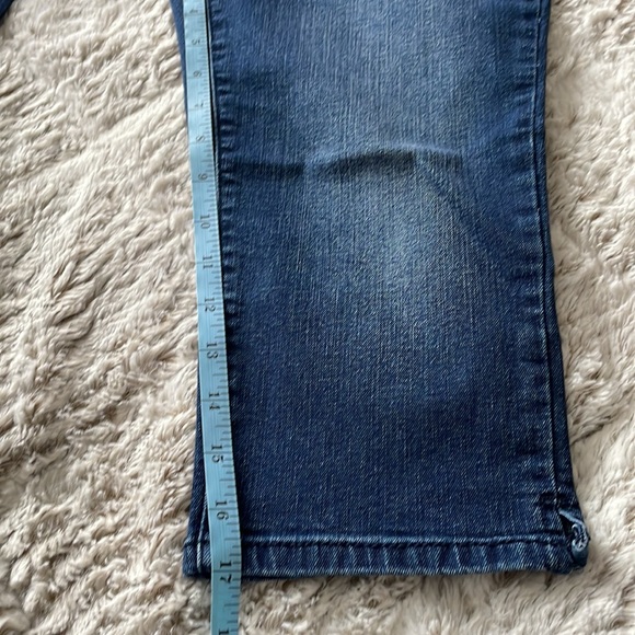 d. jeans Capris - Picture 5 of 7